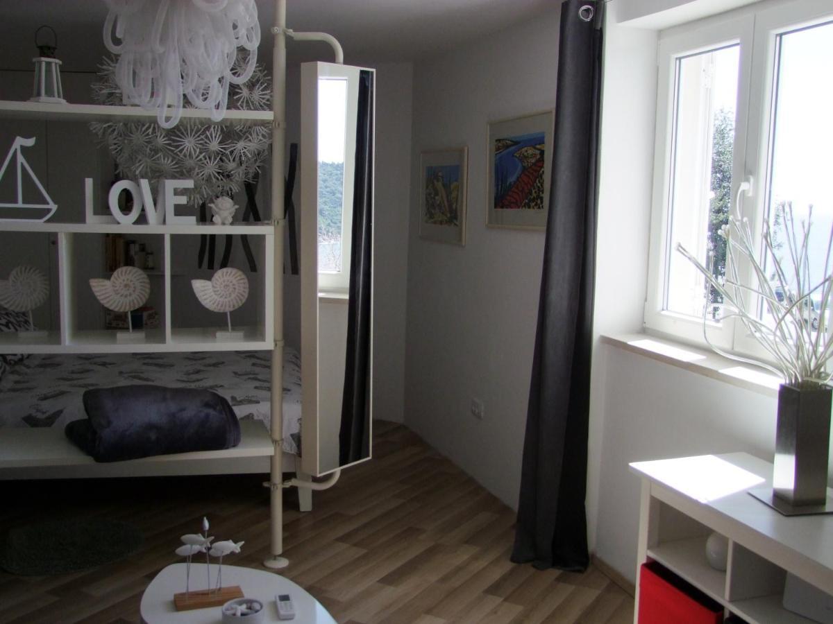 Apartman A Bright Hideaway