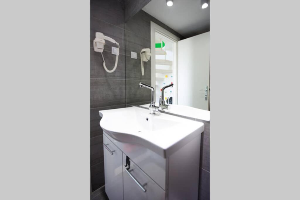 Apartament A Bright Hideaway *